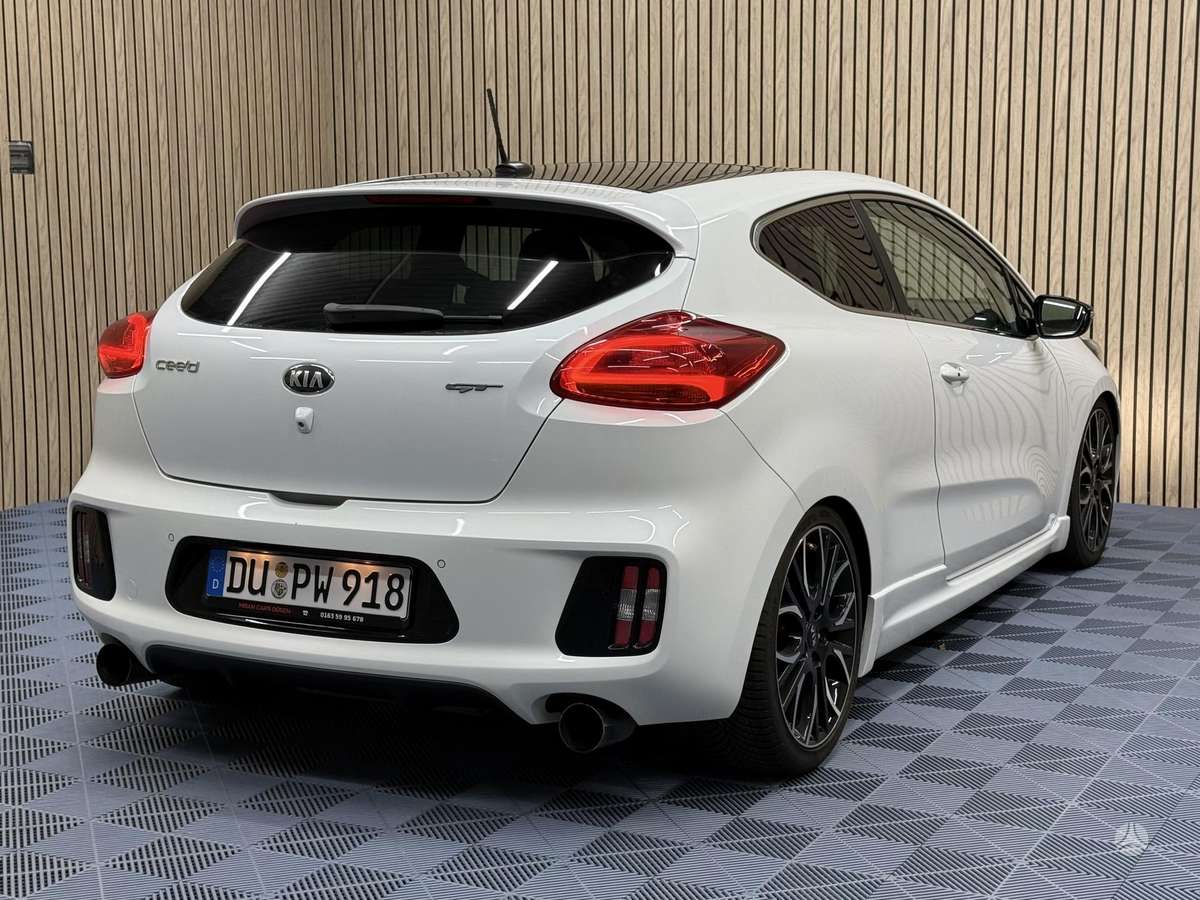Kia Ceed, 1.6 l., Хэтчбек