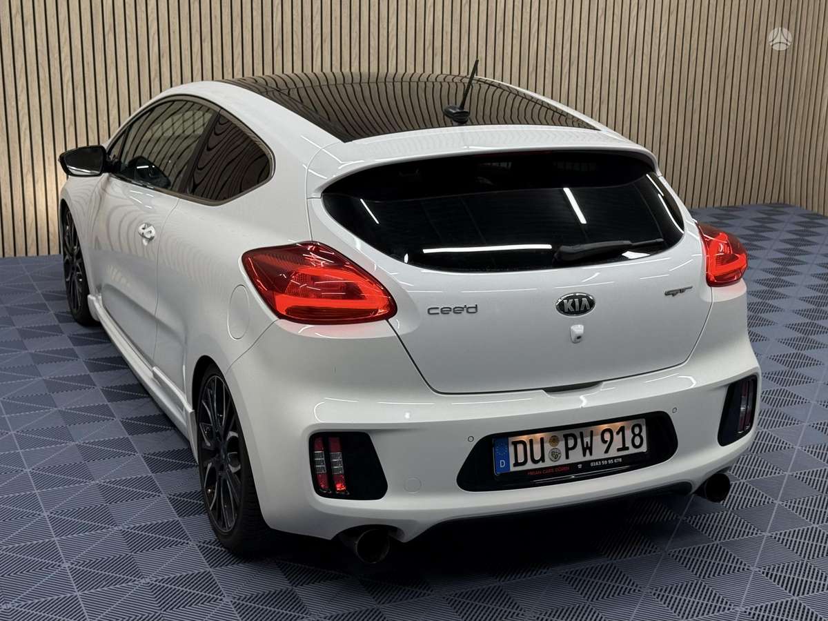 Kia Ceed, 1.6 l., Хэтчбек