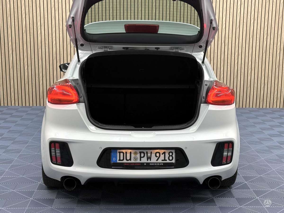 Kia Ceed, 1.6 l., Хэтчбек