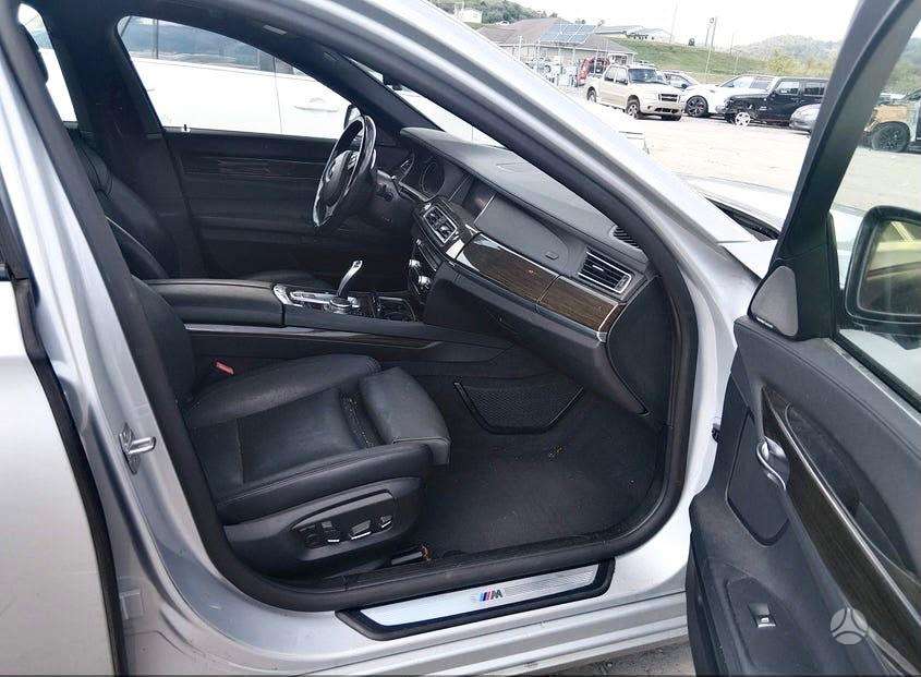 BMW 740, 3.0 l., Седан