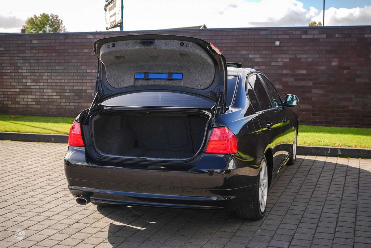 BMW 320, 2.0 l., Седан