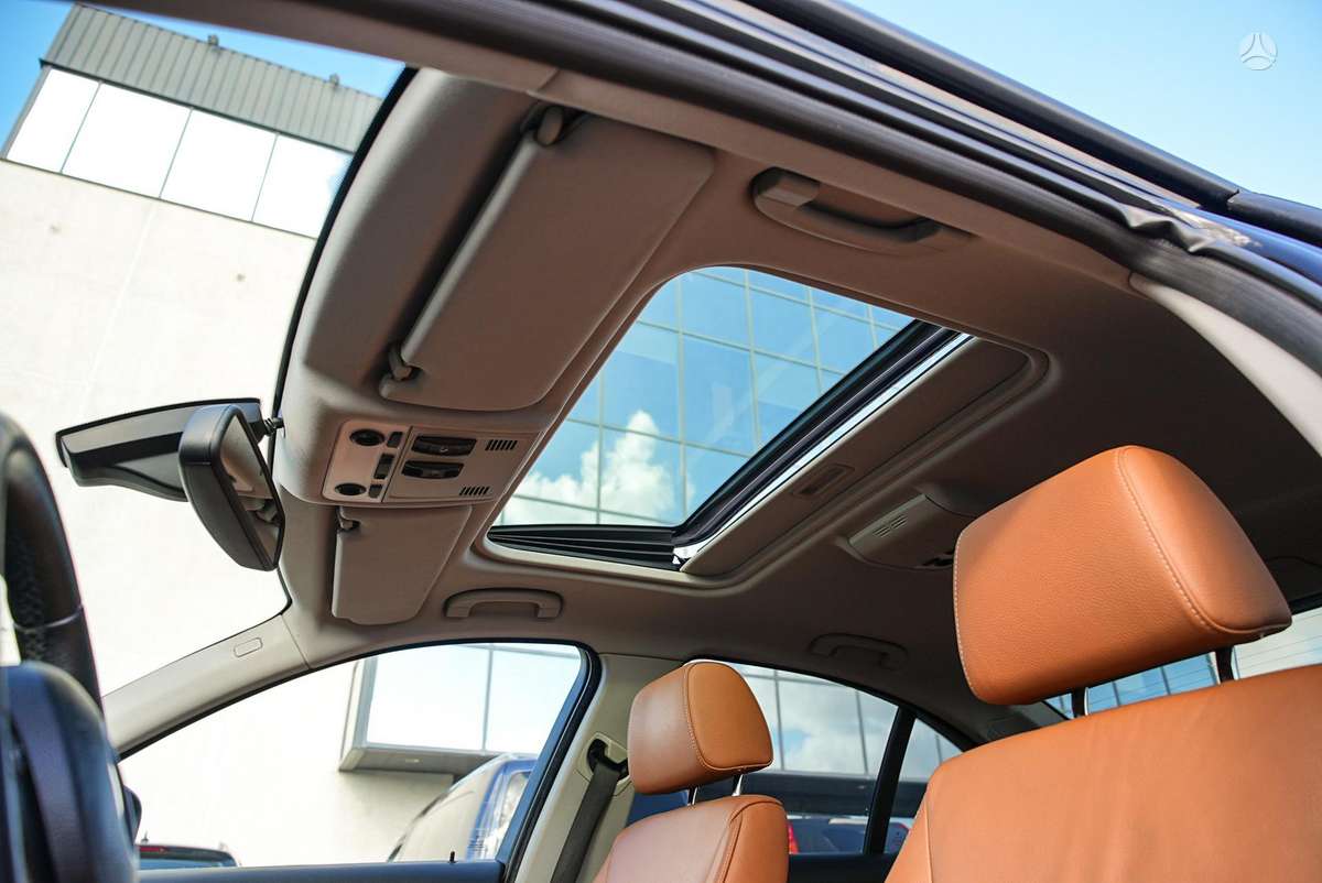BMW 320, 2.0 l., Седан
