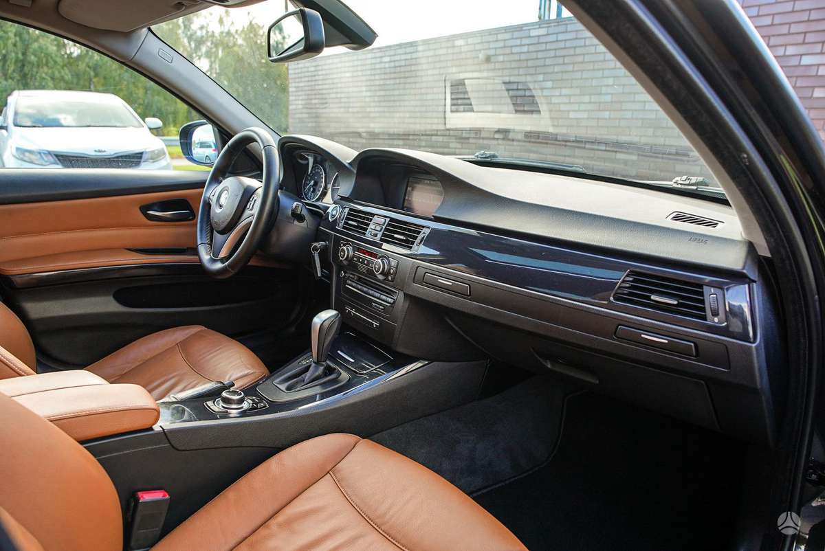 BMW 320, 2.0 l., Седан
