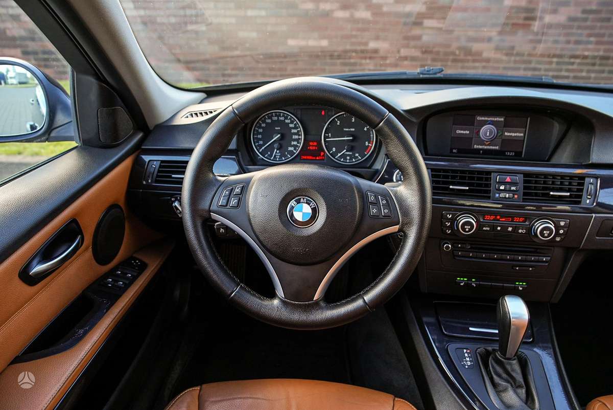 BMW 320, 2.0 l., Седан