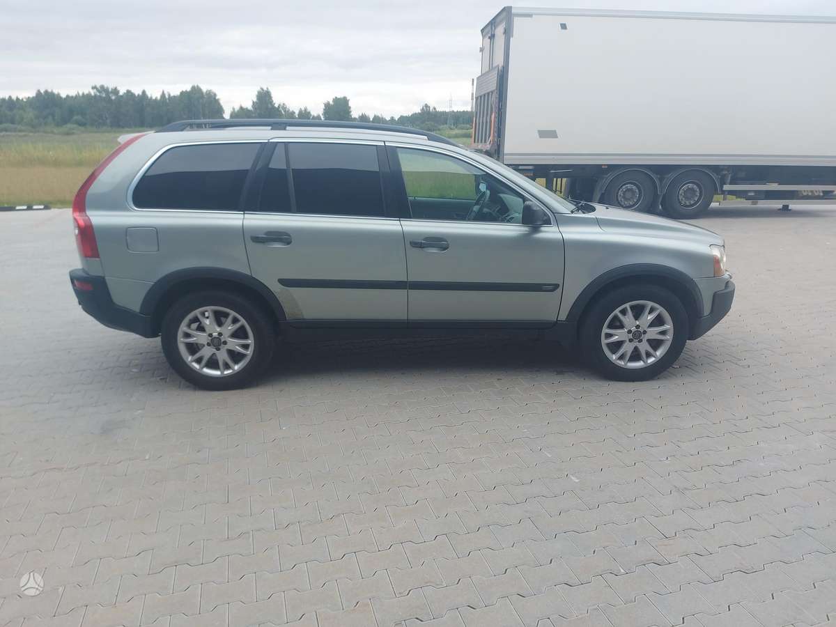 Volvo XC90, 2.4 l., off-road / crossover