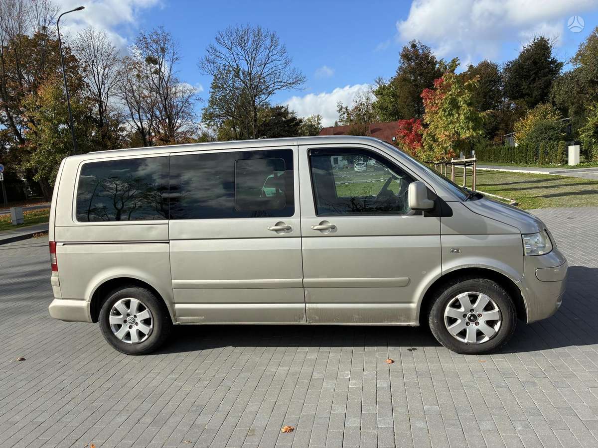 Volkswagen Multivan, 2.5 l., Минивэн