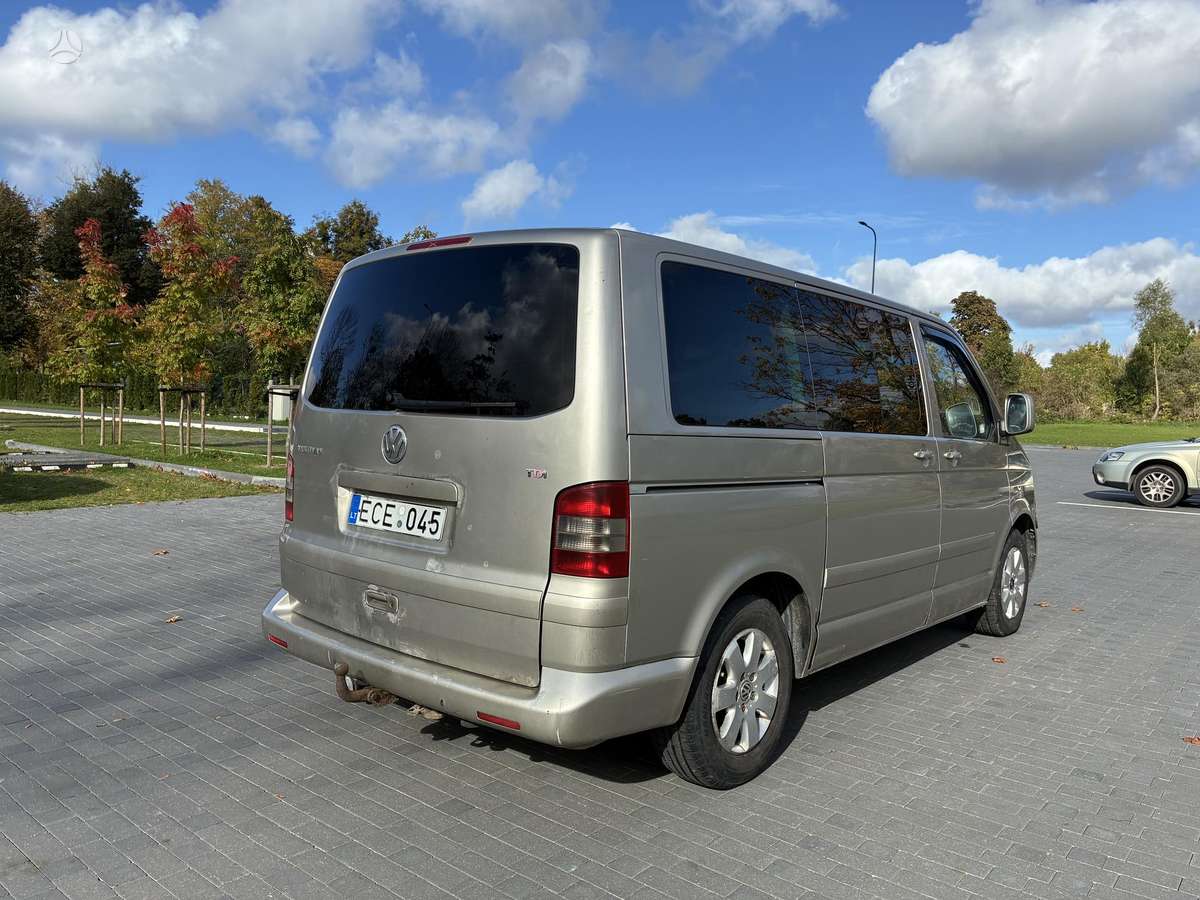 Volkswagen Multivan, 2.5 l., Минивэн