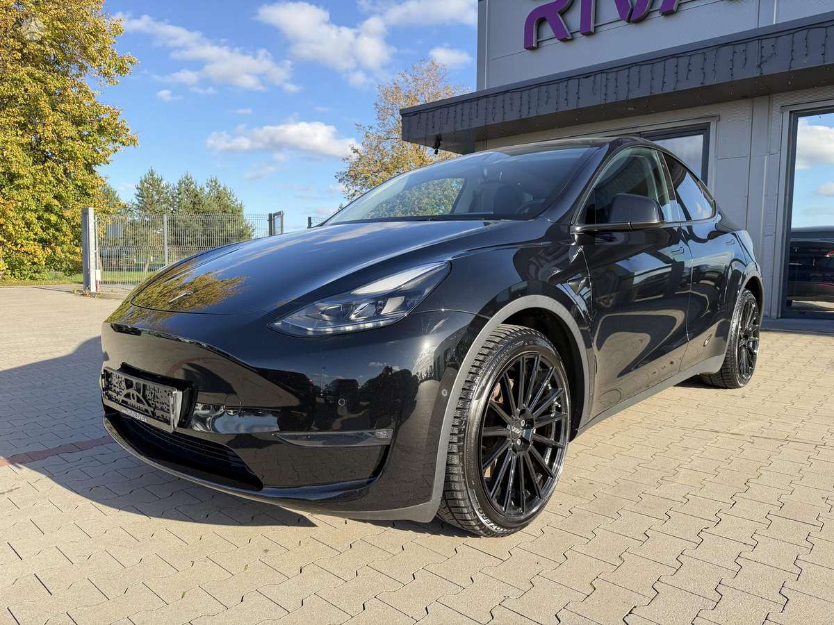 Tesla Model Y, 81 kWh, off-road / crossover
