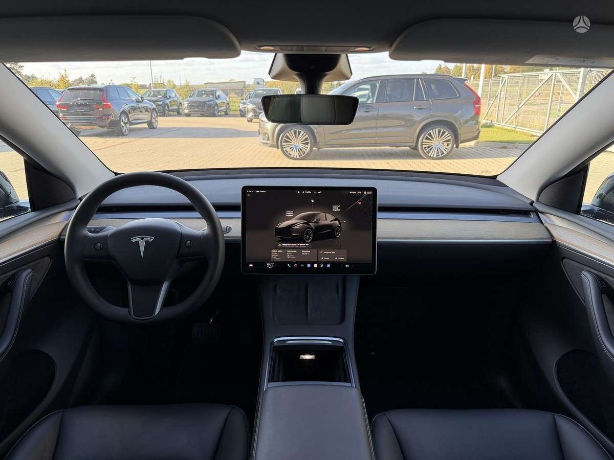 Tesla Model Y, 81 kWh, off-road / crossover