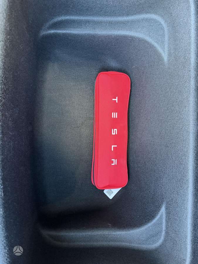 Tesla Model Y, 81 kWh, off-road / crossover