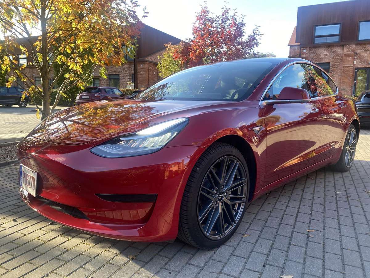 Tesla Model 3, 75 kWh, saloon / sedan