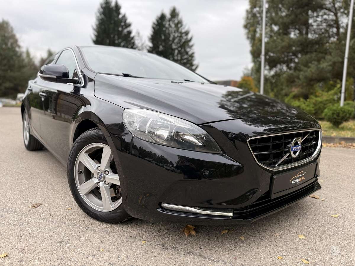 Volvo V40, 1.6 l., Хэтчбек