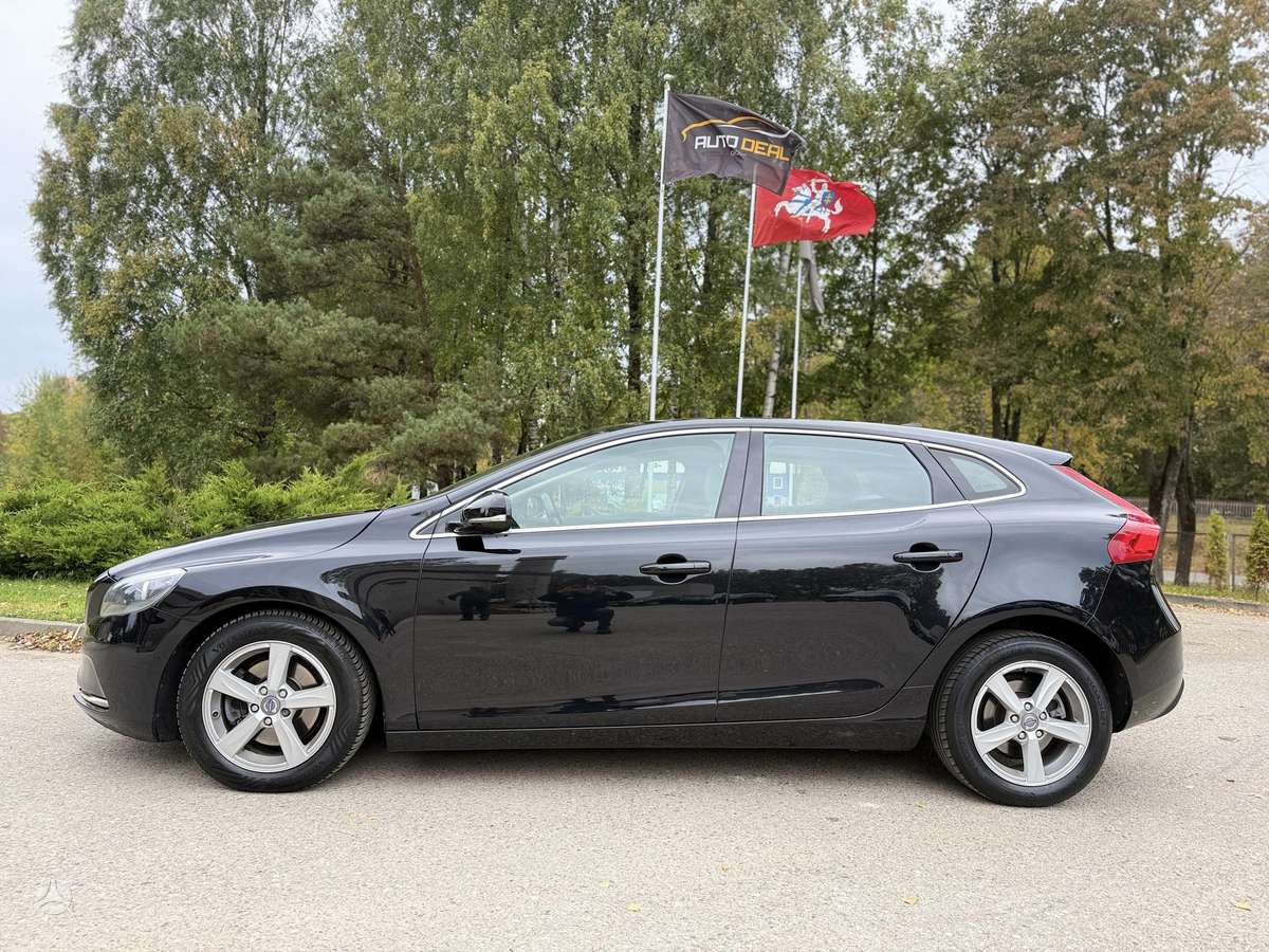 Volvo V40, 1.6 l., Хэтчбек