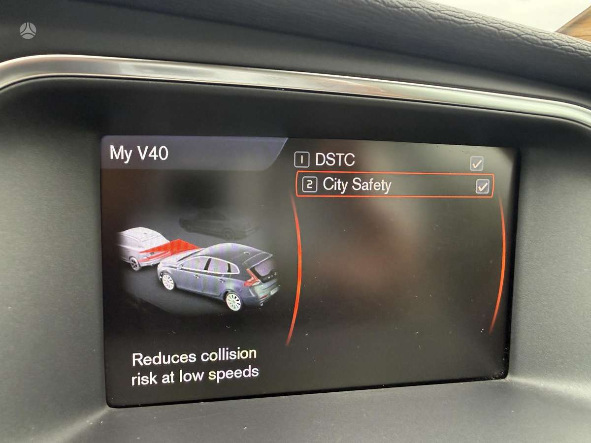 Volvo V40, 1.6 l., Хэтчбек