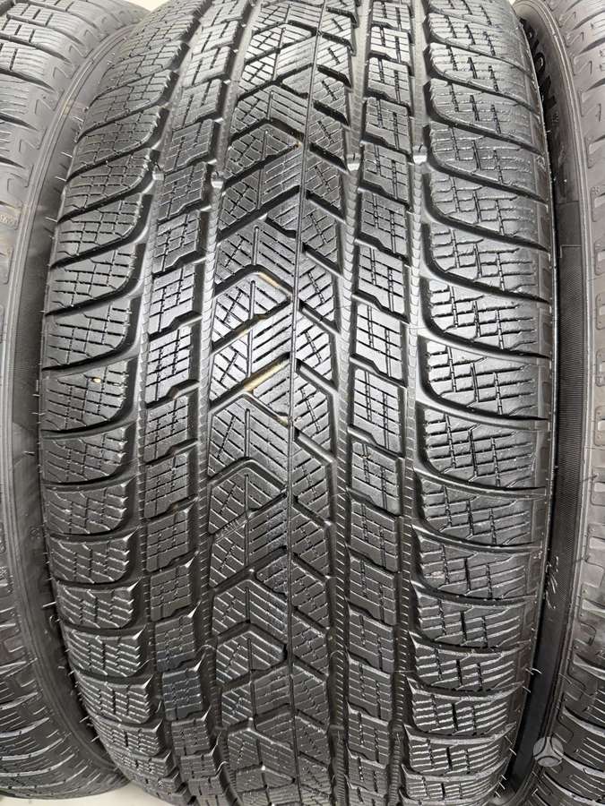 Pirelli Scorpion winter*/2025m, winter 275/40 R22