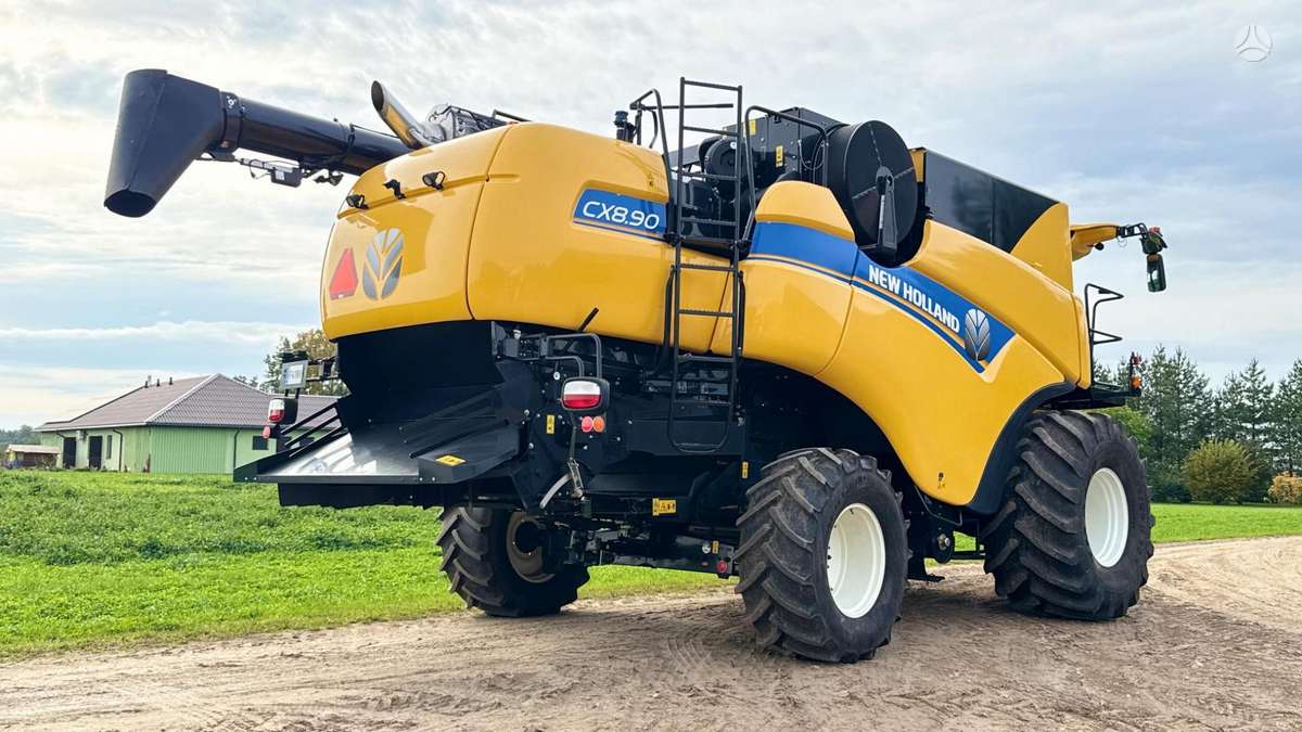 New Holland CX8.90, combine harvesters