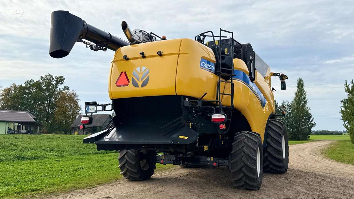 New Holland CX8.90, комбайны