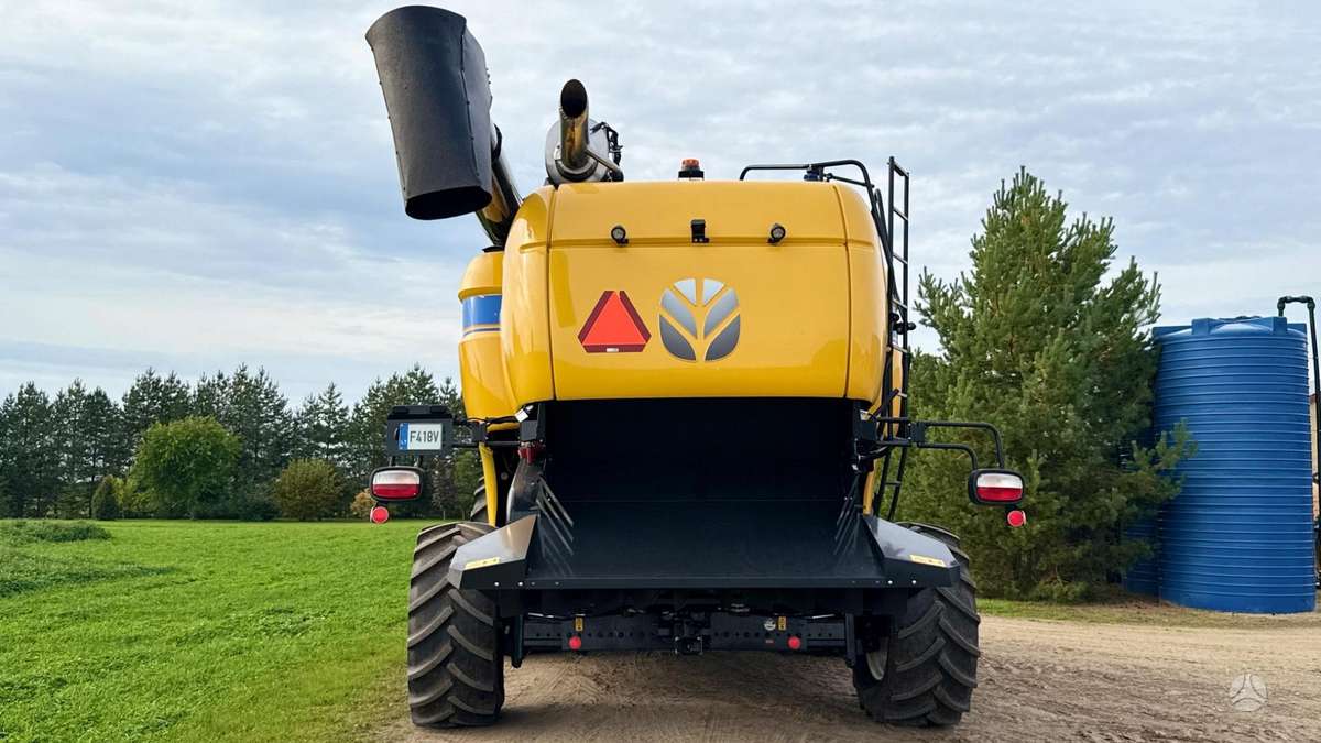 New Holland CX8.90, комбайны
