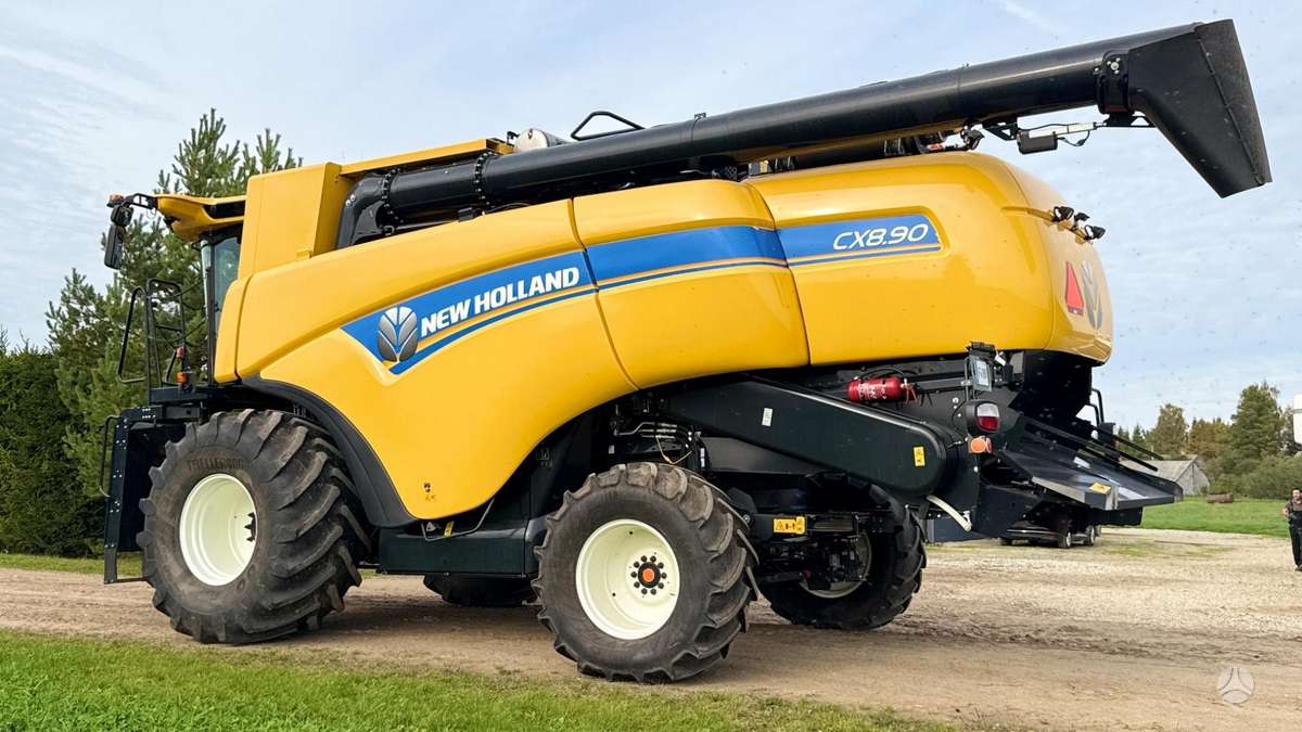 New Holland CX8.90, combine harvesters