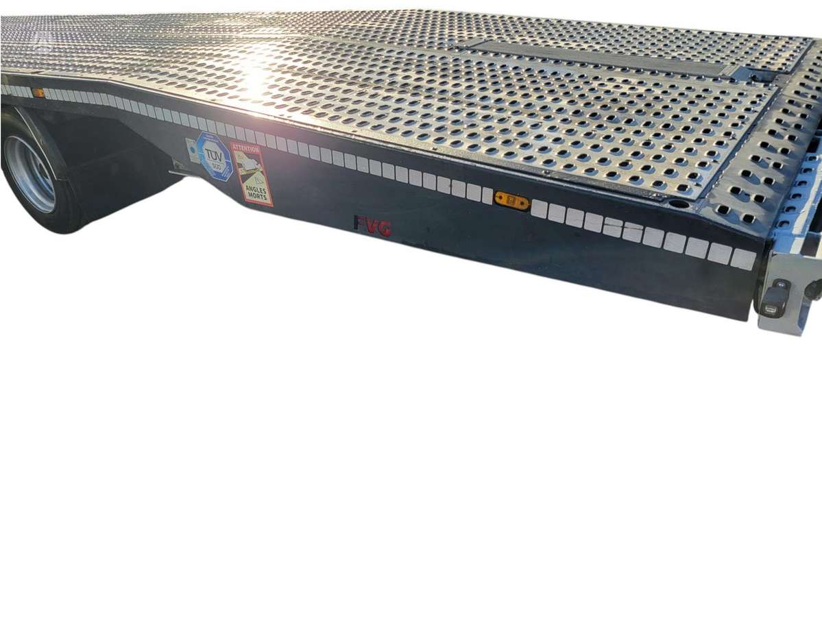 -Kita- FVG FS9, auto transporter