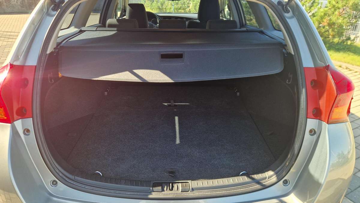 Toyota Auris, 1.3 l., Универсал