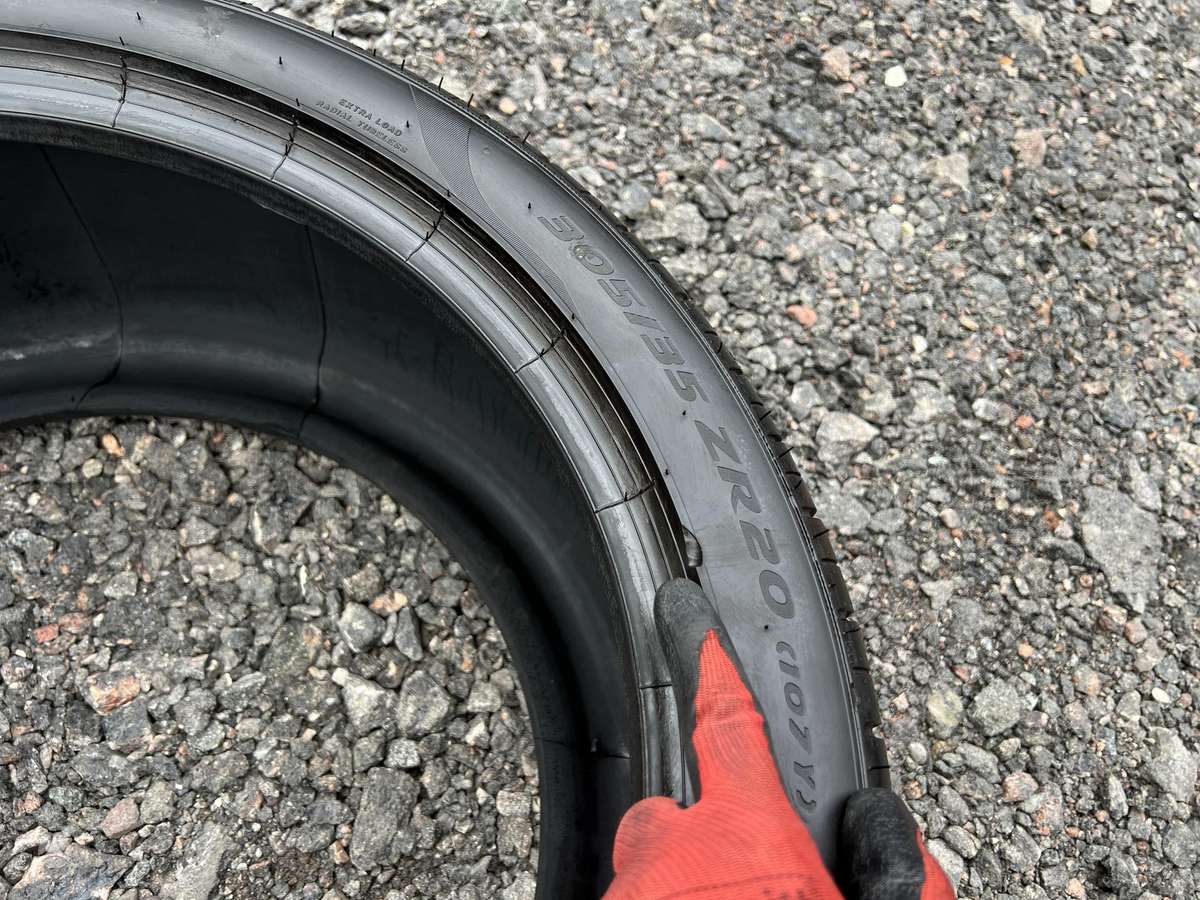 Pirelli P-Zero, летние 305/35 R20