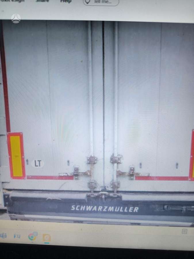 Schwarzmüller J, su slankiojančiomis grindimis