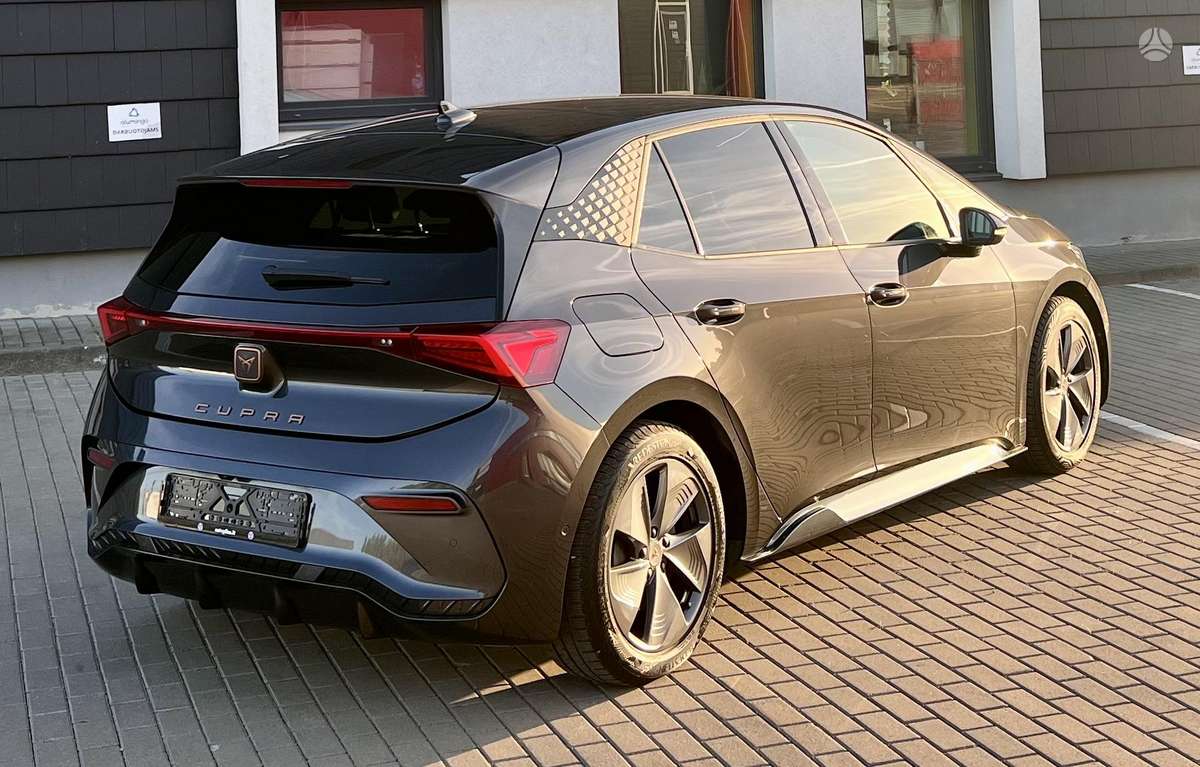 Cupra Born, 62 кВт·ч, Хэтчбек