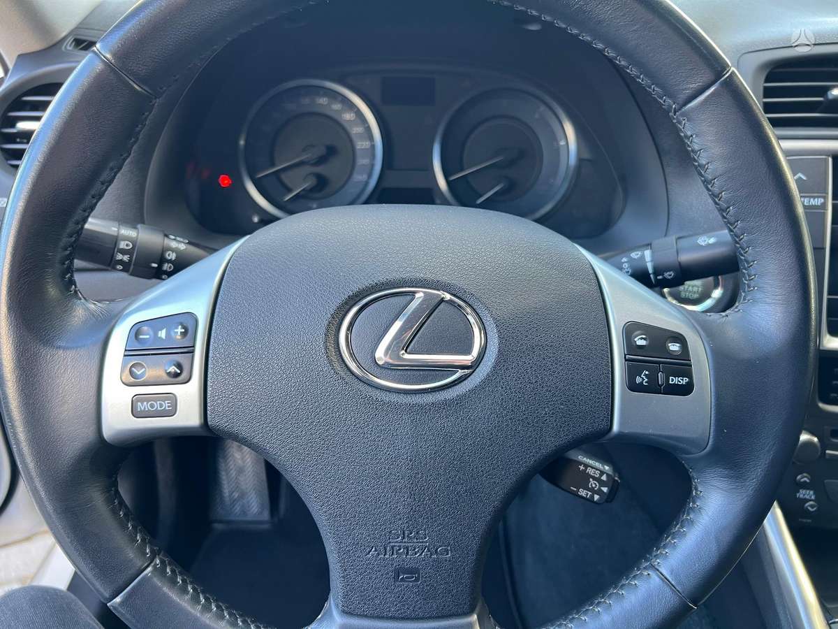 Lexus IS 220, 2.2 l., Седан