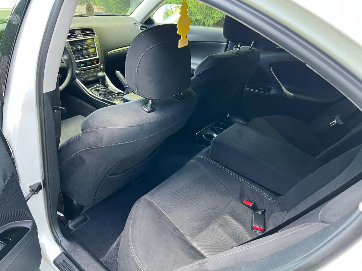 Lexus IS 220, 2.2 l., Седан