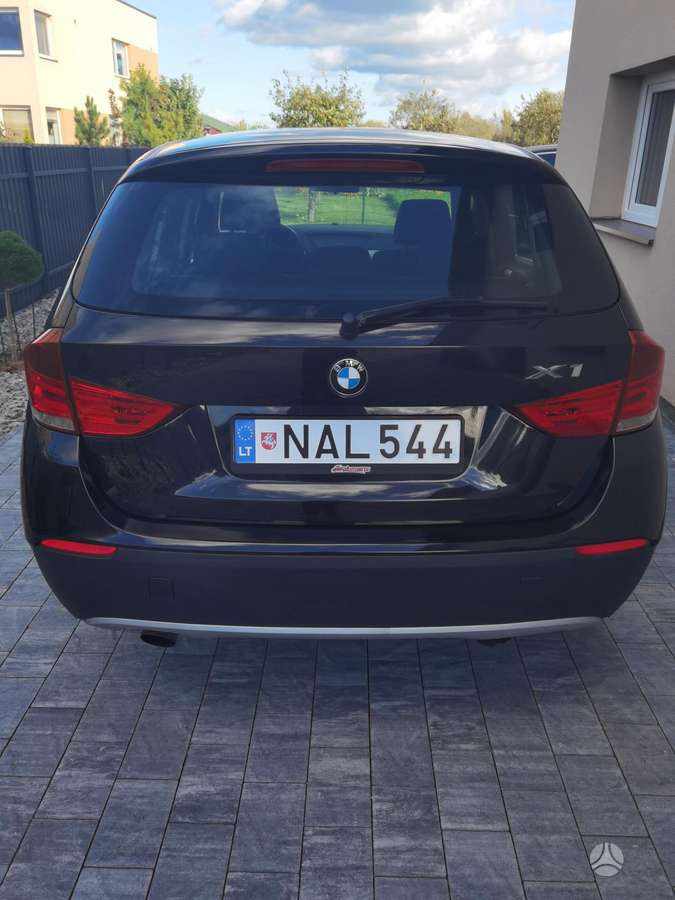 BMW X1, 2.0 l., off-road / crossover