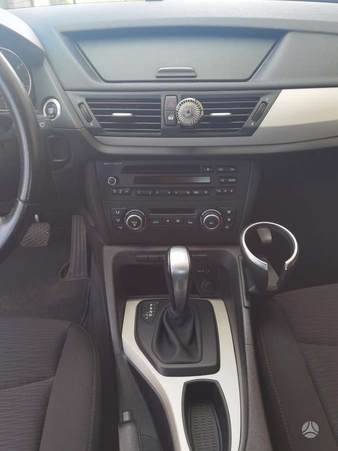 BMW X1, 2.0 l., off-road / crossover