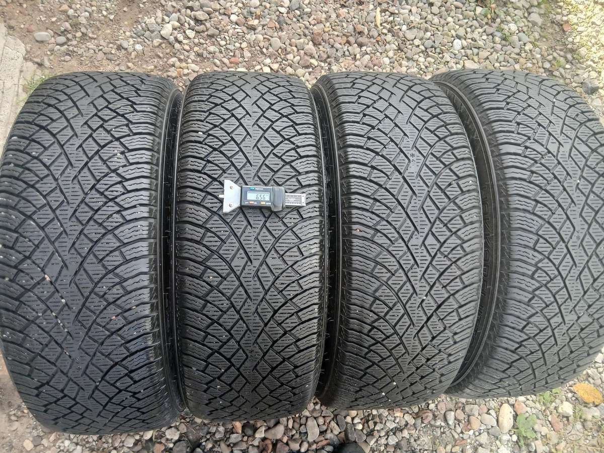 Nokian, зимние 215/55 R17