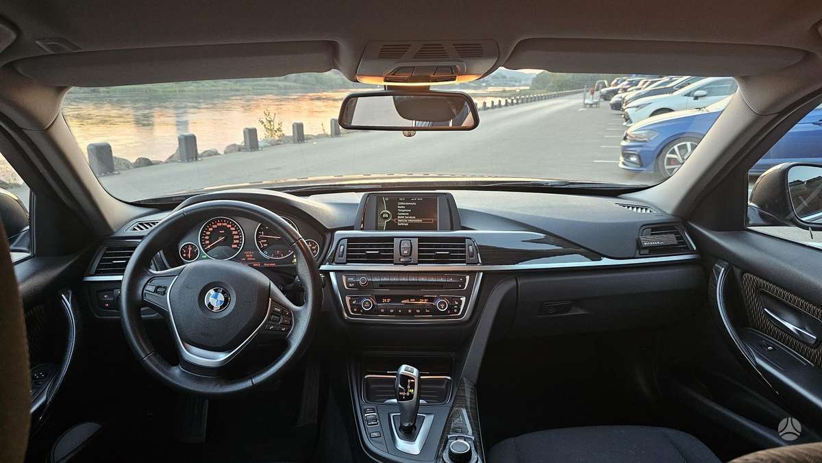BMW 320, 2.0 l., Седан