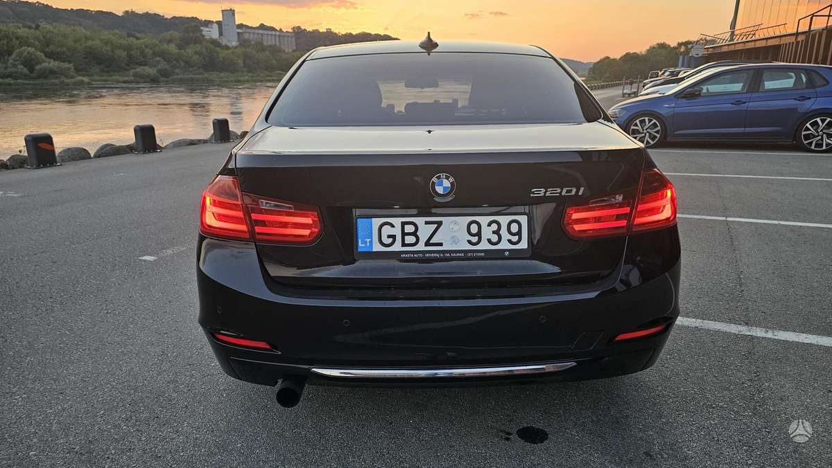 BMW 320, 2.0 l., Седан