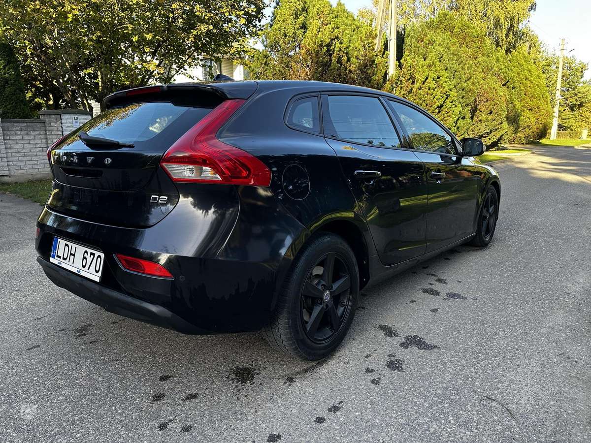 Volvo V40, 1.6 l., Хэтчбек