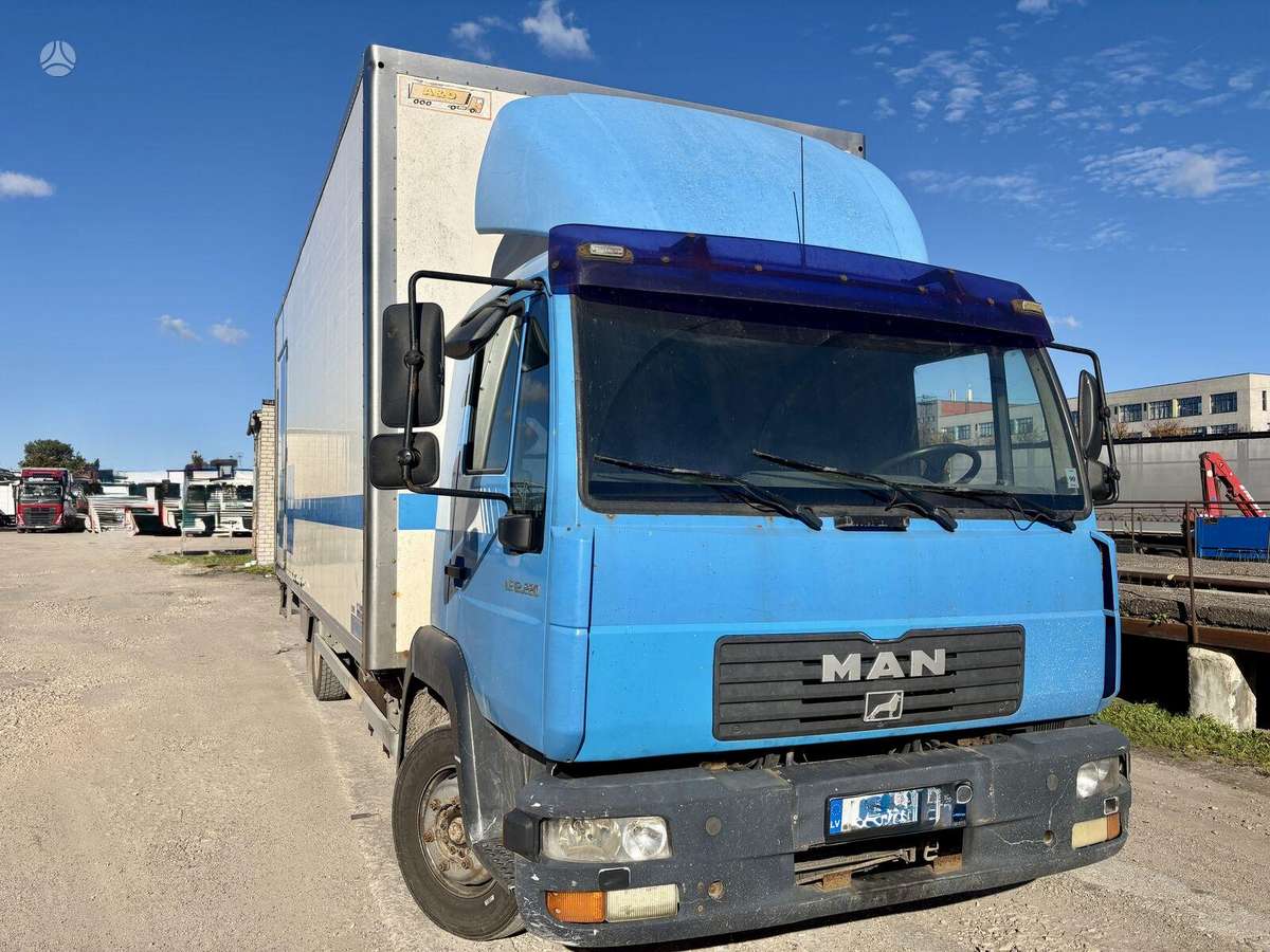 MAN 12.220, box trucks / box vans