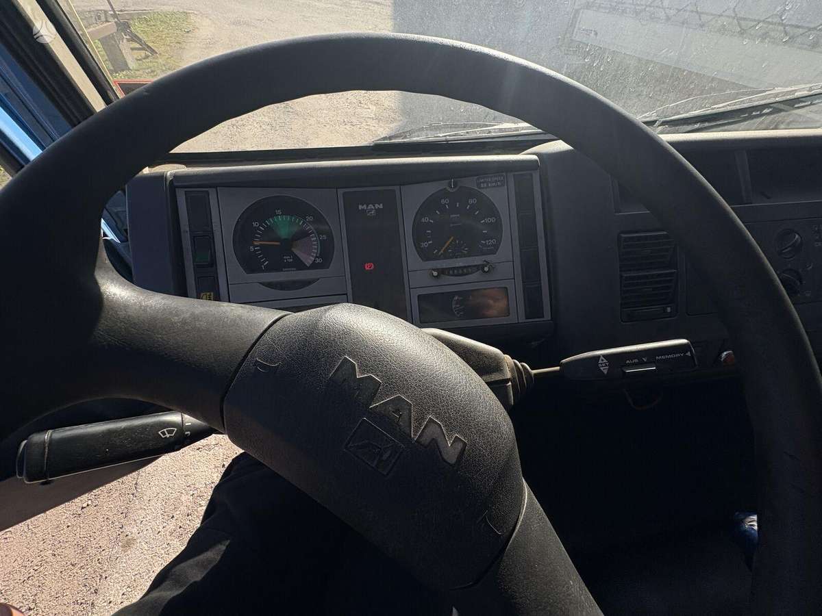 MAN 12.220, box trucks / box vans