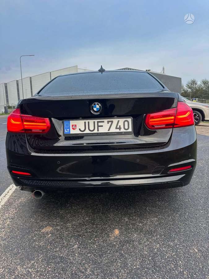 BMW 318, 1.5 l., Седан