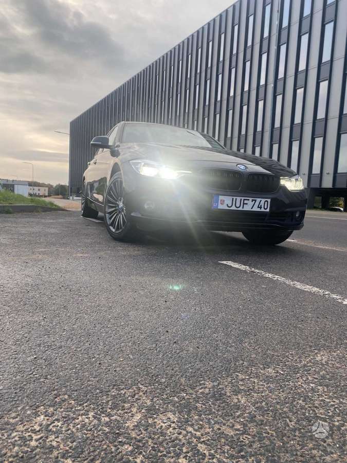 BMW 318, 1.5 l., Седан