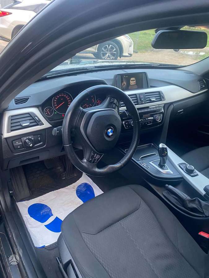 BMW 318, 1.5 l., Седан