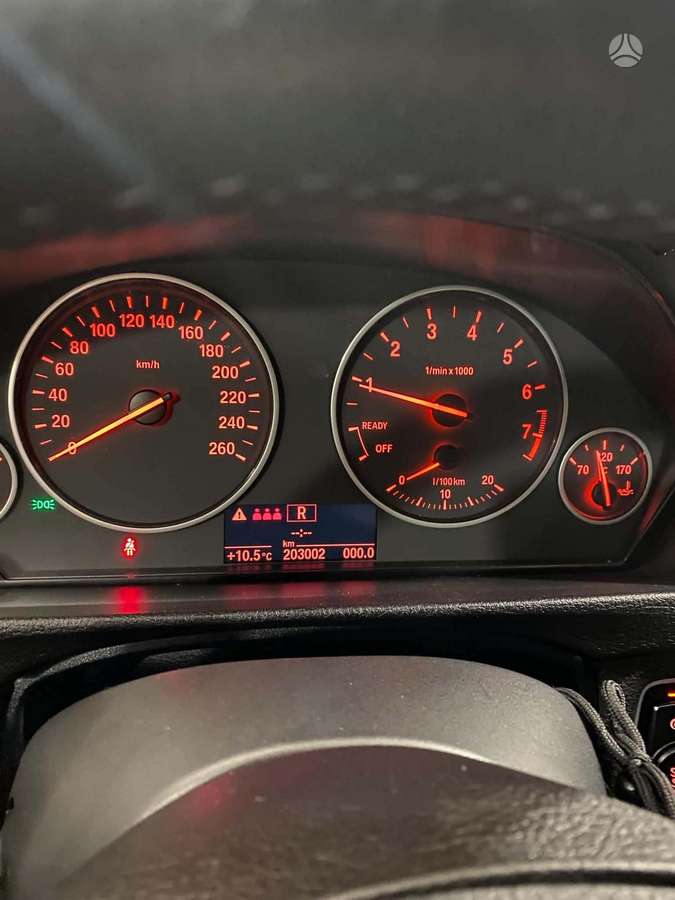 BMW 318, 1.5 l., Седан