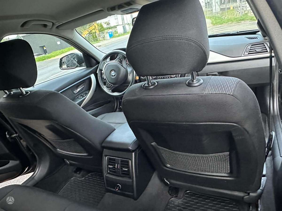 BMW 318, 1.5 l., Седан
