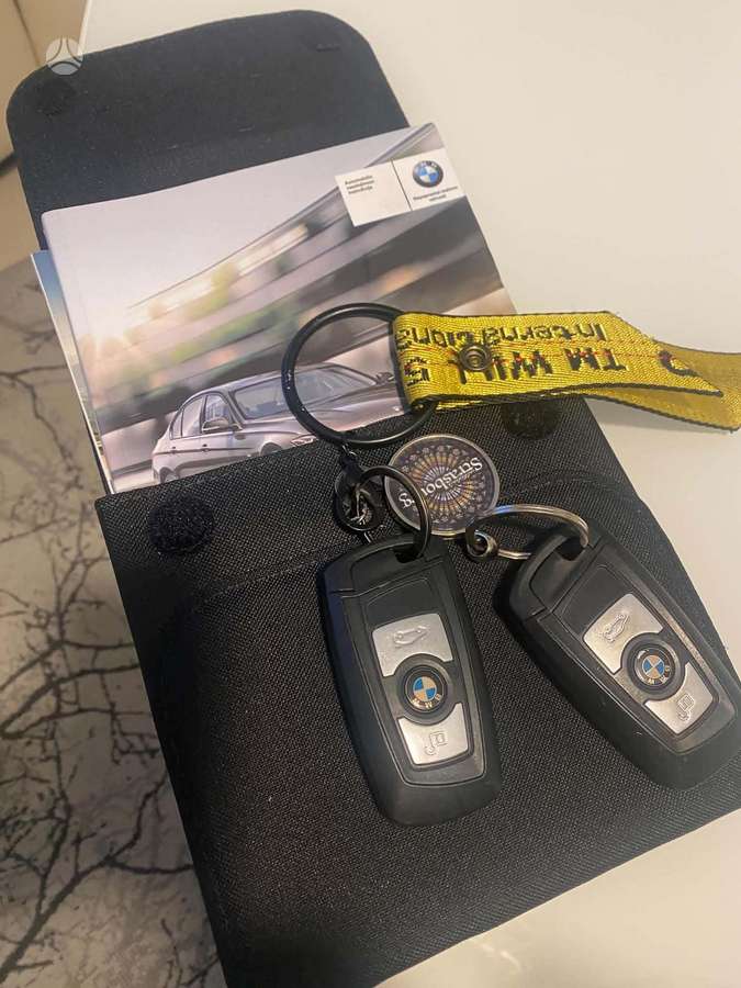 BMW 318, 1.5 l., Седан