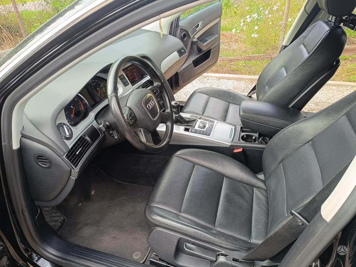 Audi A6 2011 — photo 12