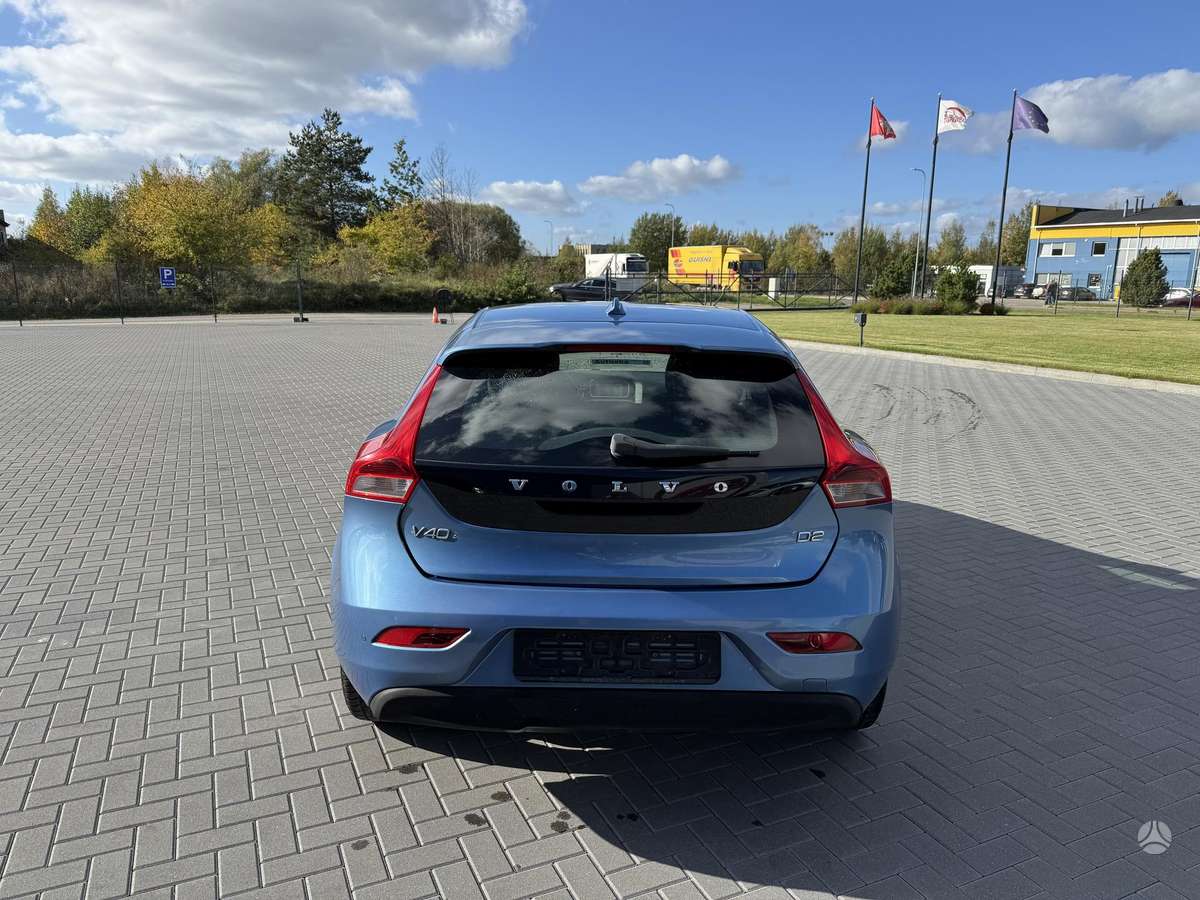 Volvo V40, 2.0 l., hatchback