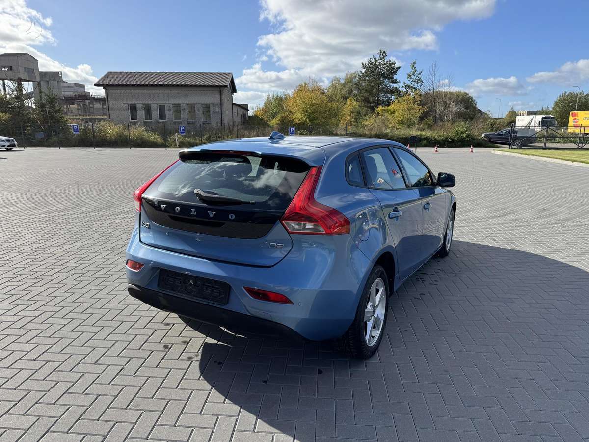 Volvo V40, 2.0 l., hatchback