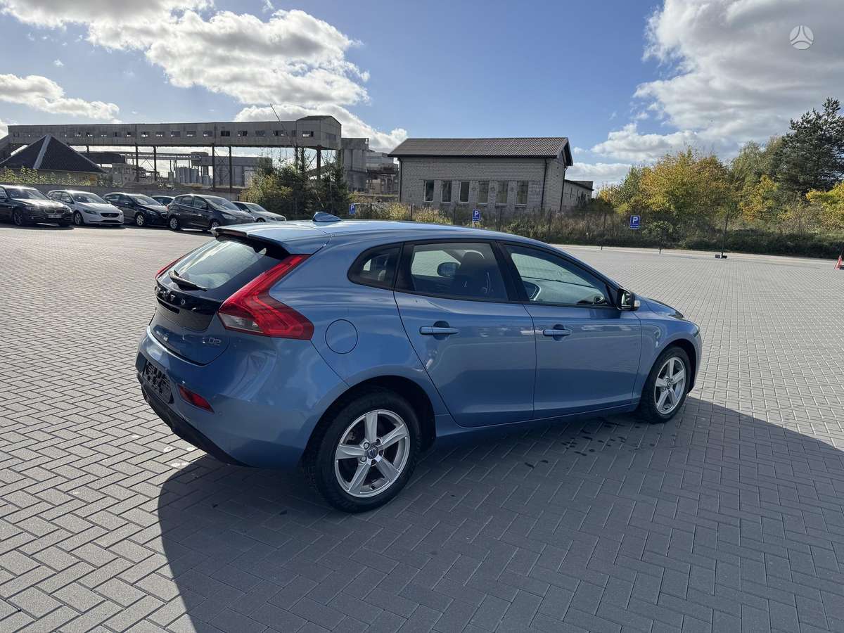 Volvo V40, 2.0 l., hatchback