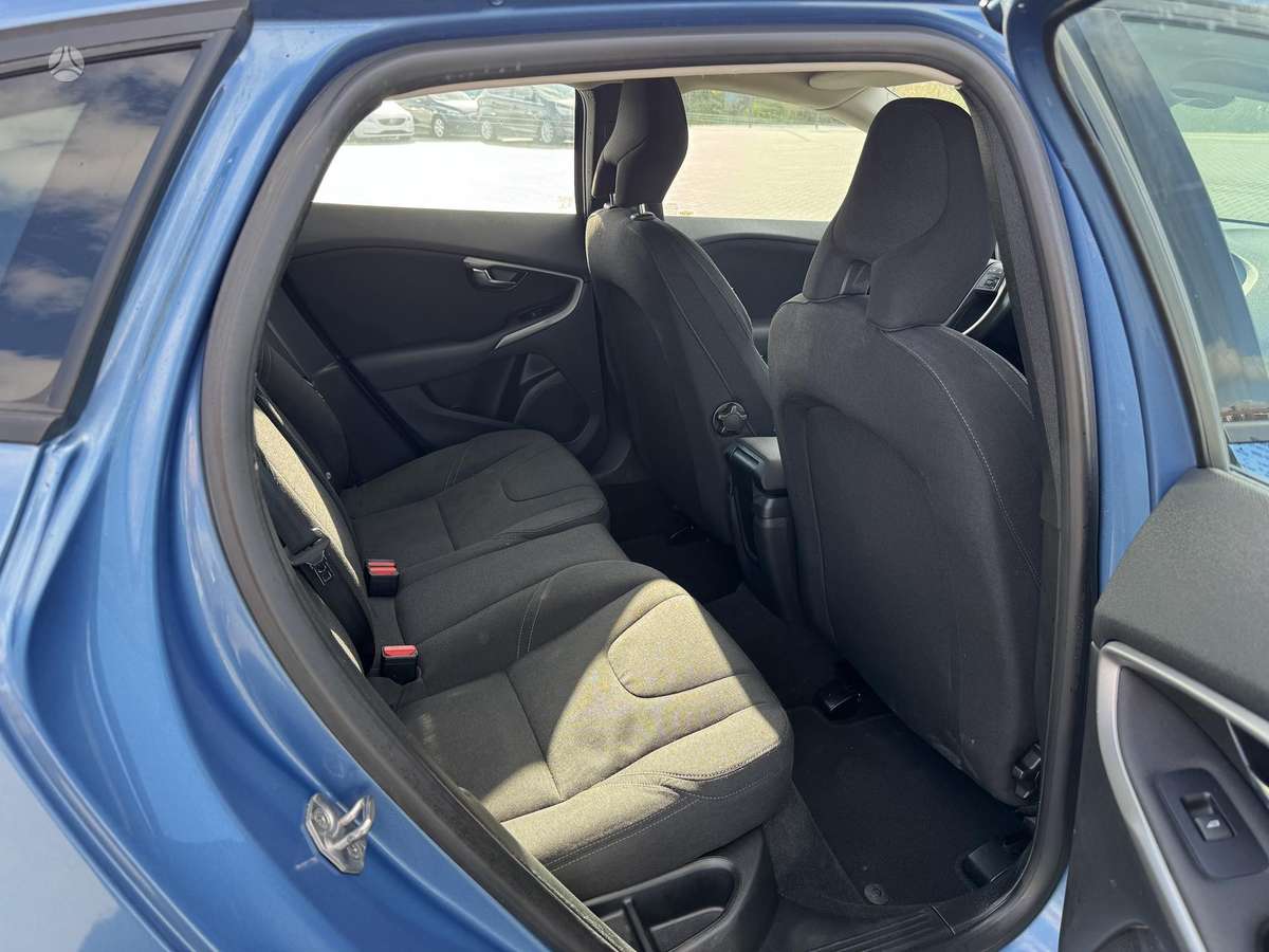 Volvo V40, 2.0 l., Хэтчбек