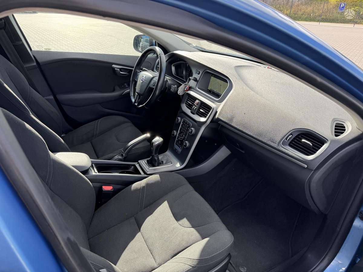 Volvo V40, 2.0 l., hatchback